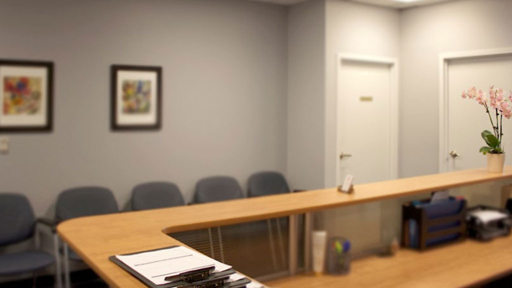 office-brampton-womens-clinic-abortion-ontario-4-reception-room
